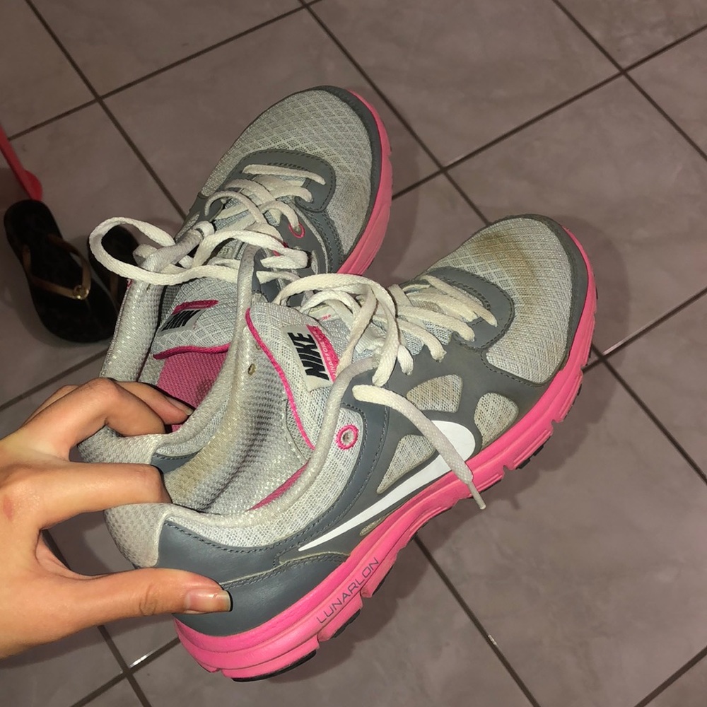 Nikes - Picture 3 of 3